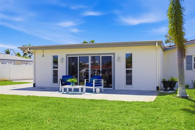 4462 39TH STREET S, St Petersburg, FL 33711