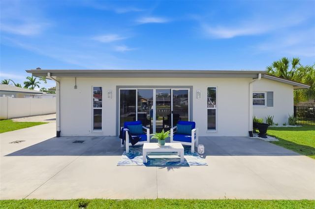 4462 39TH STREET S, St Petersburg, FL 33711