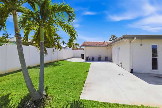 4462 39TH STREET S, St Petersburg, FL 33711