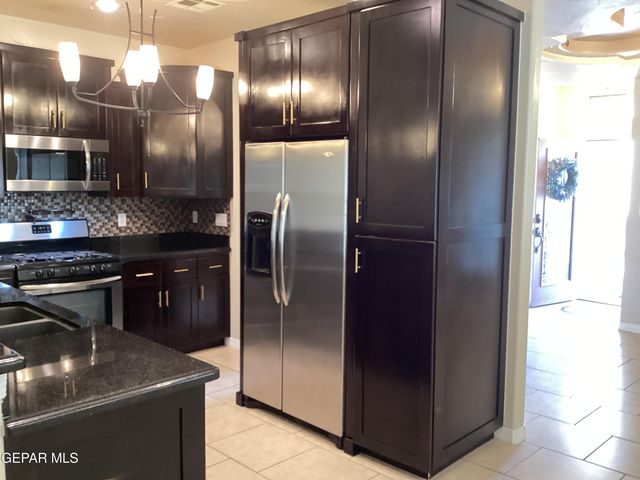 3130 Blue Dirt Circle, El Paso, TX 79938