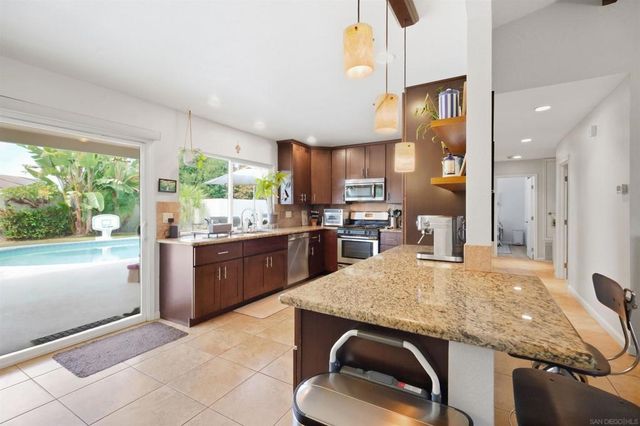 931 SUMMERFIELD PL., Escondido, CA 92027