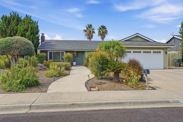 931 SUMMERFIELD PL., Escondido, CA 92027