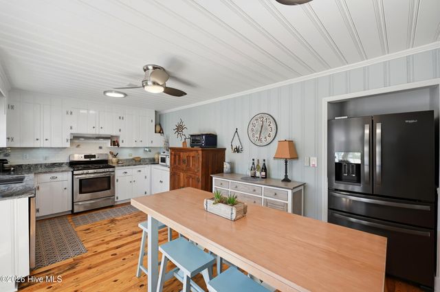 102 S Fodale Avenue, Southport, NC 28461