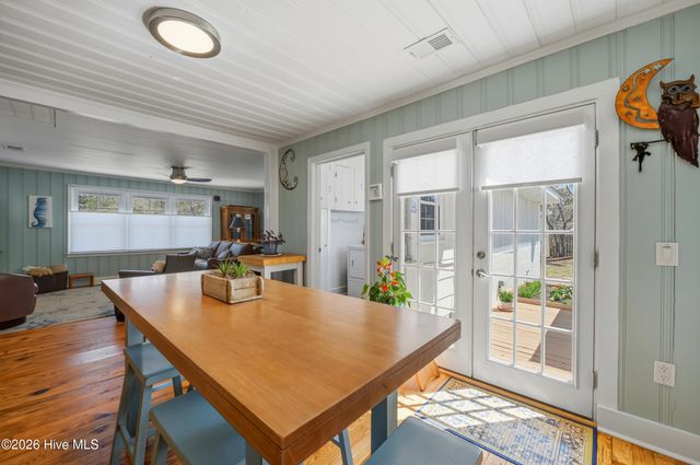 102 S Fodale Avenue, Southport, NC 28461