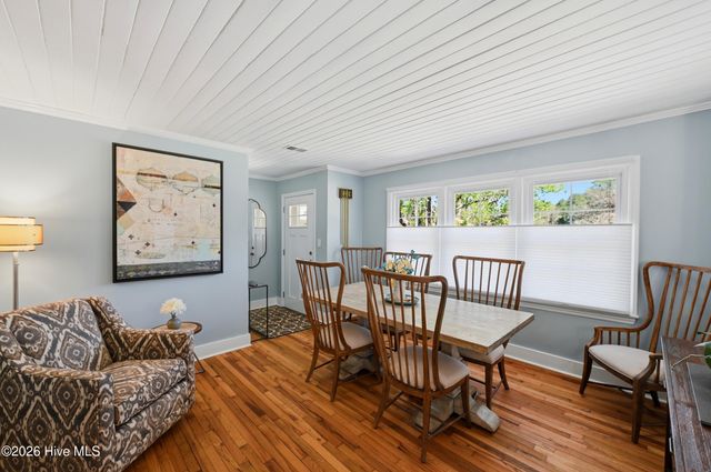 102 S Fodale Avenue, Southport, NC 28461