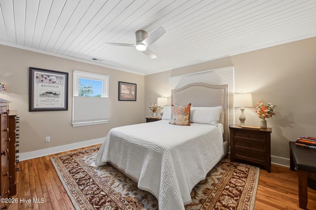 102 S Fodale Avenue, Southport, NC 28461