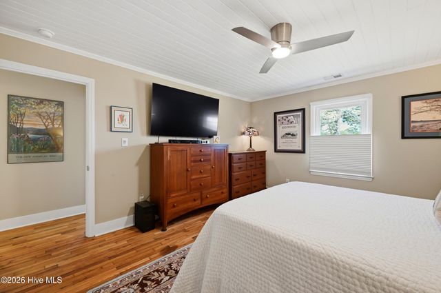 102 S Fodale Avenue, Southport, NC 28461