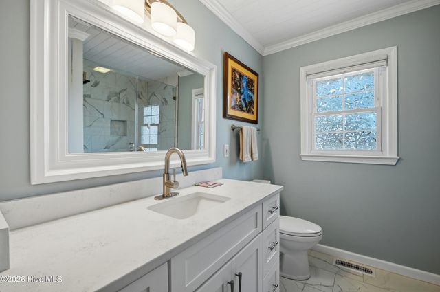 102 S Fodale Avenue, Southport, NC 28461
