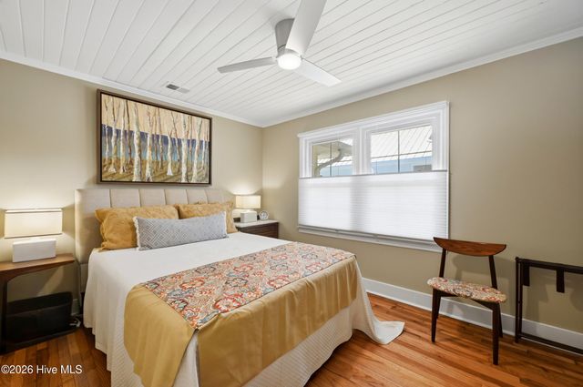 102 S Fodale Avenue, Southport, NC 28461