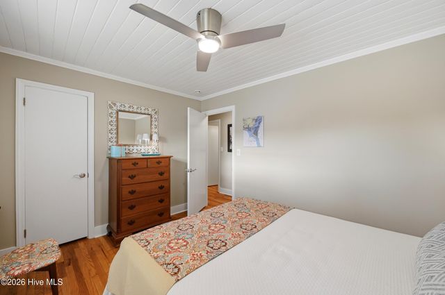 102 S Fodale Avenue, Southport, NC 28461