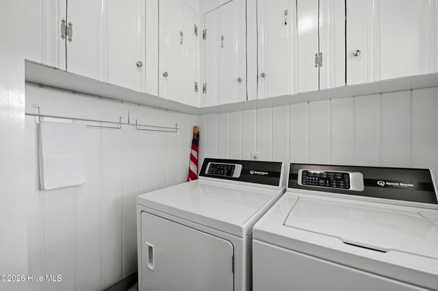102 S Fodale Avenue, Southport, NC 28461