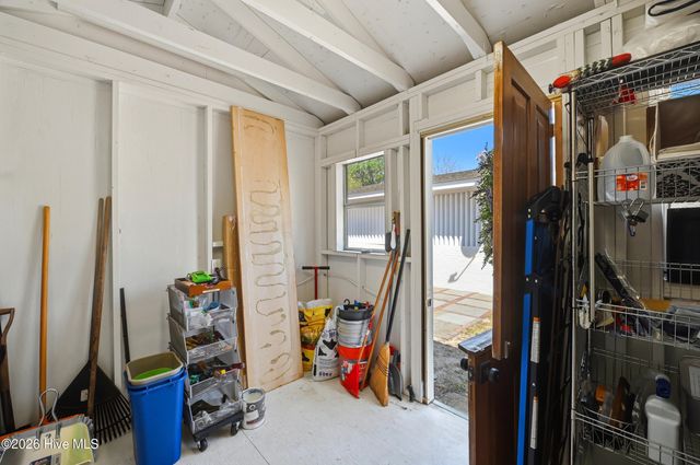 102 S Fodale Avenue, Southport, NC 28461