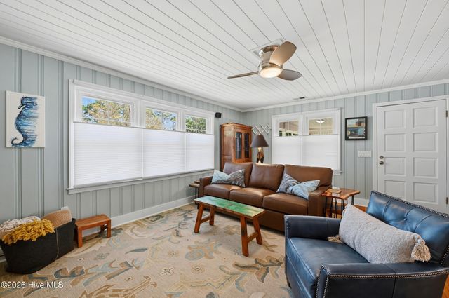 102 S Fodale Avenue, Southport, NC 28461