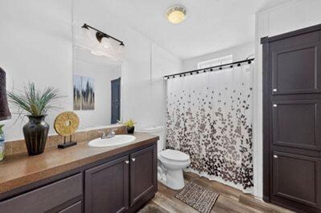 166 High Mesa Road, Los Lunas, NM 87031
