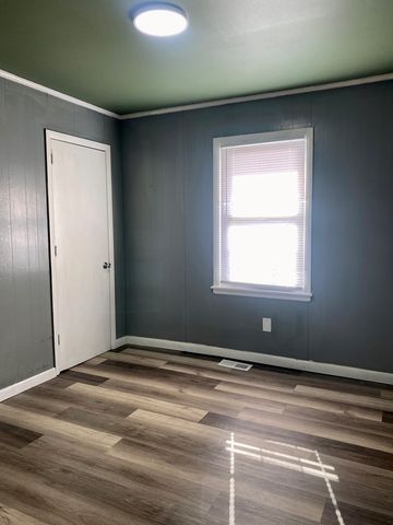 814 E 4th St., Hopkinsville, KY 42240