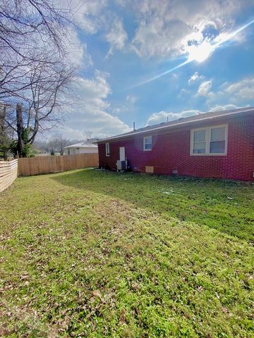 814 E 4th St., Hopkinsville, KY 42240