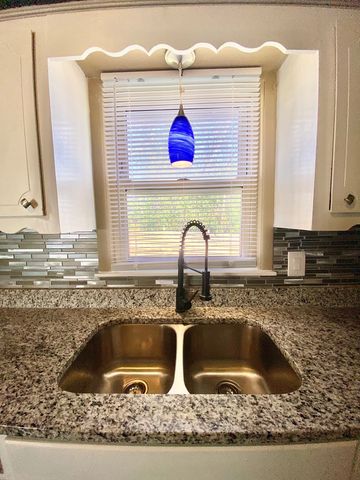 814 E 4th St., Hopkinsville, KY 42240