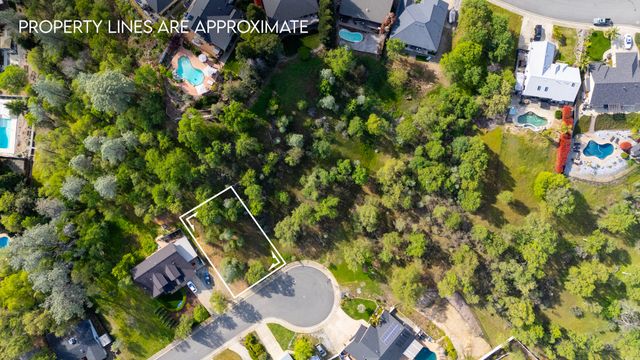 5721 Beaumont Drive, Redding, CA 96003
