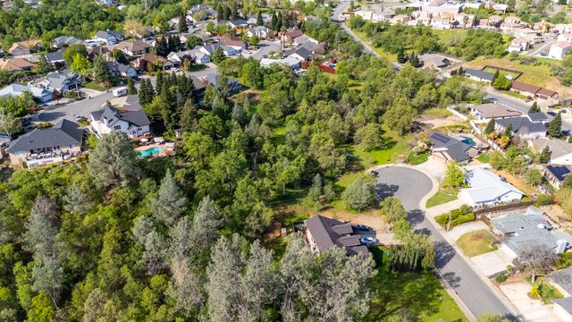 5721 Beaumont Drive, Redding, CA 96003