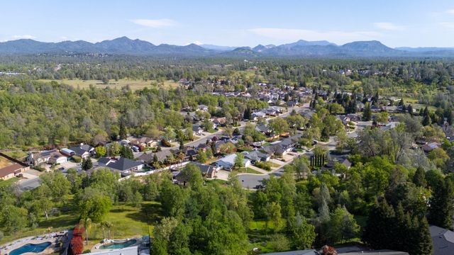 5721 Beaumont Drive, Redding, CA 96003