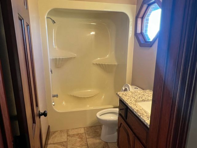 12059 State Highway 38, Marshfield, MO 65706