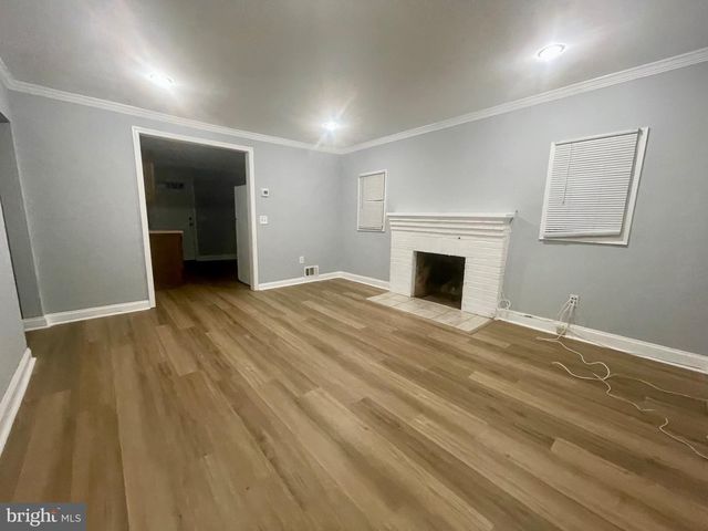 1517 ROLLINS AVE, Capitol Heights, MD 20743