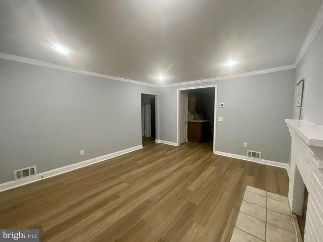 1517 ROLLINS AVE, Capitol Heights, MD 20743