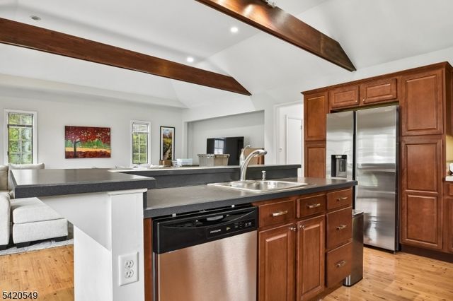 2 Aster Ter, Mendham Boro, NJ 07945