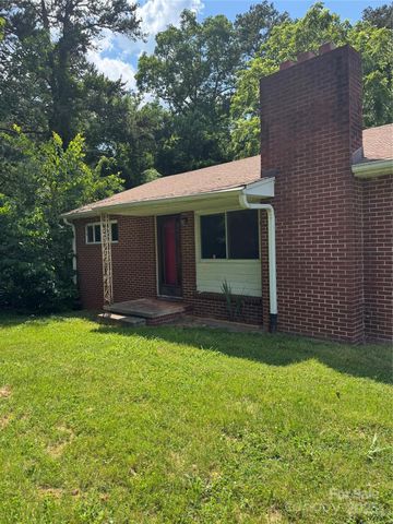 1239 8th Street NE, Hickory, NC 28601