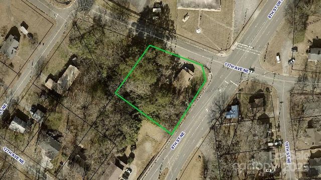 1239 8th Street NE, Hickory, NC 28601