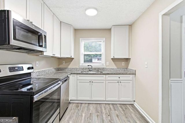 8510 Dawn Avenue, Douglasville, GA 30134