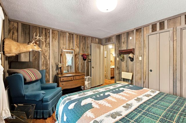 4951 England Valley Road, Duffield, VA 24244