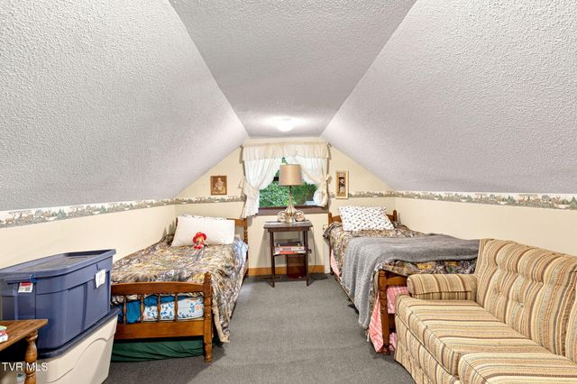 4951 England Valley Road, Duffield, VA 24244