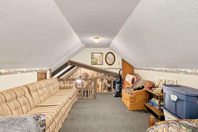 4951 England Valley Road, Duffield, VA 24244