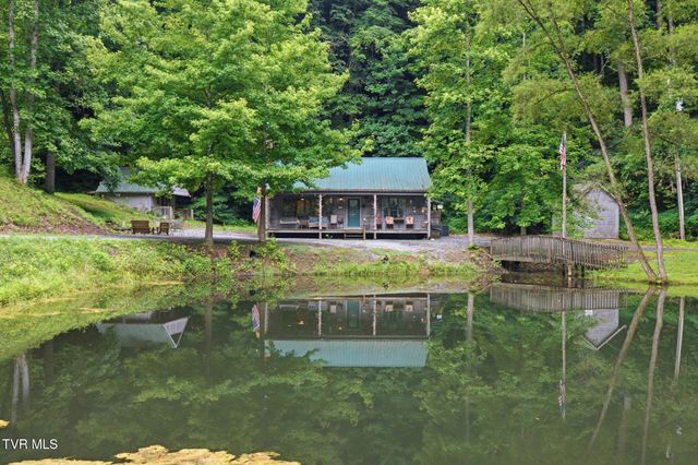 4951 England Valley Road, Duffield, VA 24244
