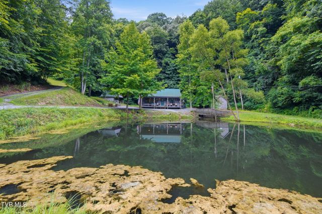 4951 England Valley Road, Duffield, VA 24244