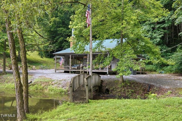 4951 England Valley Road, Duffield, VA 24244
