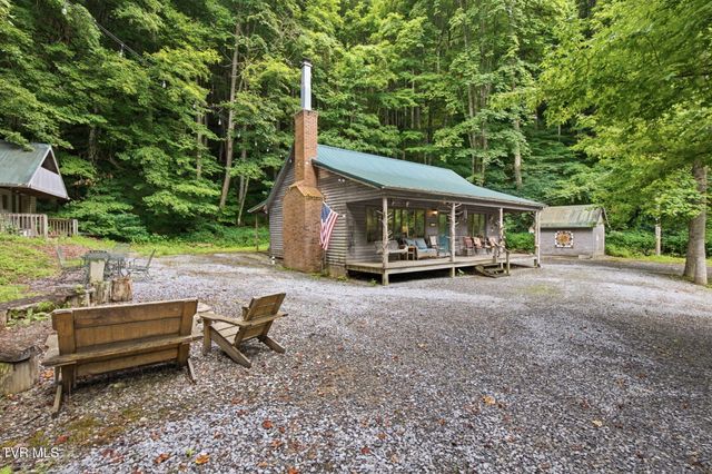 4951 England Valley Road, Duffield, VA 24244