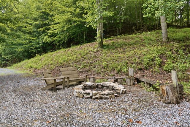 4951 England Valley Road, Duffield, VA 24244