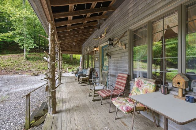 4951 England Valley Road, Duffield, VA 24244