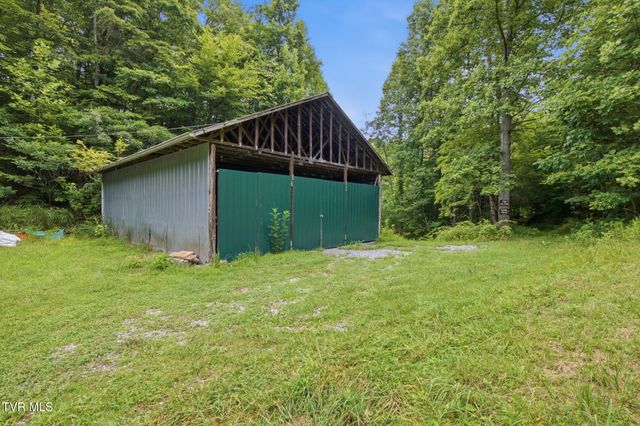 4951 England Valley Road, Duffield, VA 24244