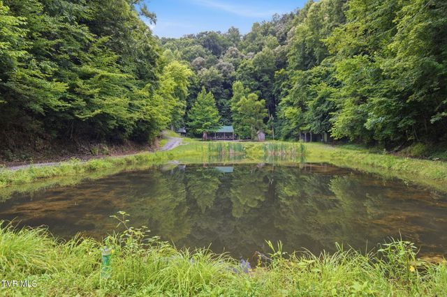 4951 England Valley Road, Duffield, VA 24244