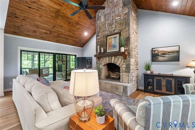 8349 Capernwray Dr, Chesterfield, VA 23838