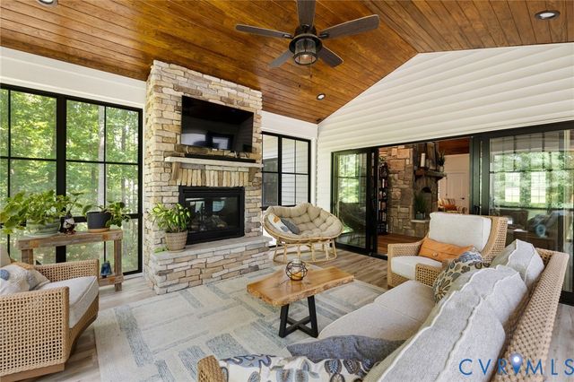 8349 Capernwray Dr, Chesterfield, VA 23838