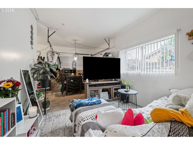 333 N 19TH Ave, Cornelius, OR 97113