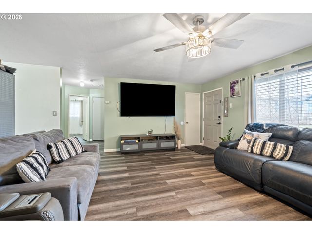 333 N 19TH Ave, Cornelius, OR 97113