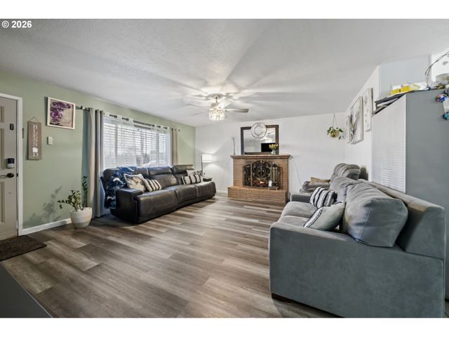 333 N 19TH Ave, Cornelius, OR 97113