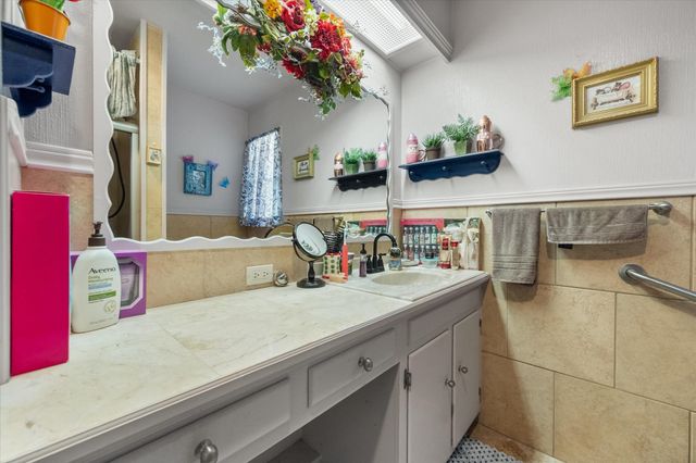 1705 E Beverly Drive, Corsicana, TX 75110