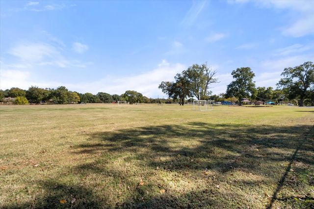 1705 E Beverly Drive, Corsicana, TX 75110