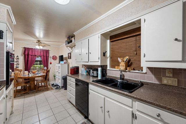 1705 E Beverly Drive, Corsicana, TX 75110